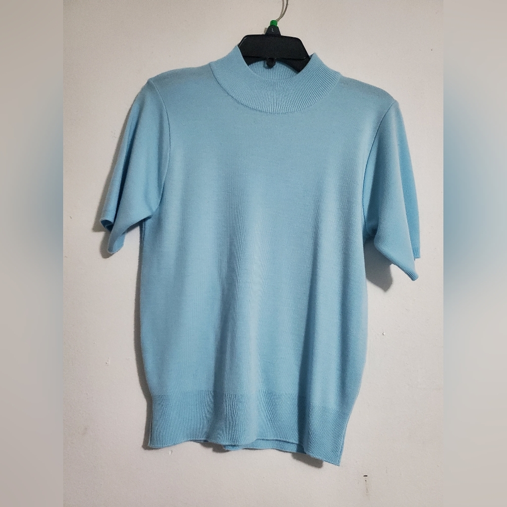 Womans Wool Blue Sweater Blouse Size Small Short Sleeves